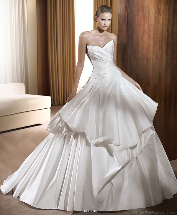 PRONOVIAS designs set international trends in bridal gown fashion